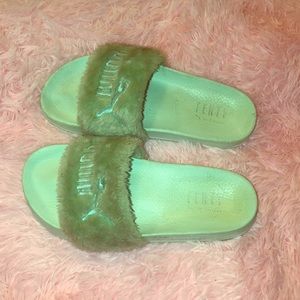FENTY PUMA FUR TURQUOISE SLIDES